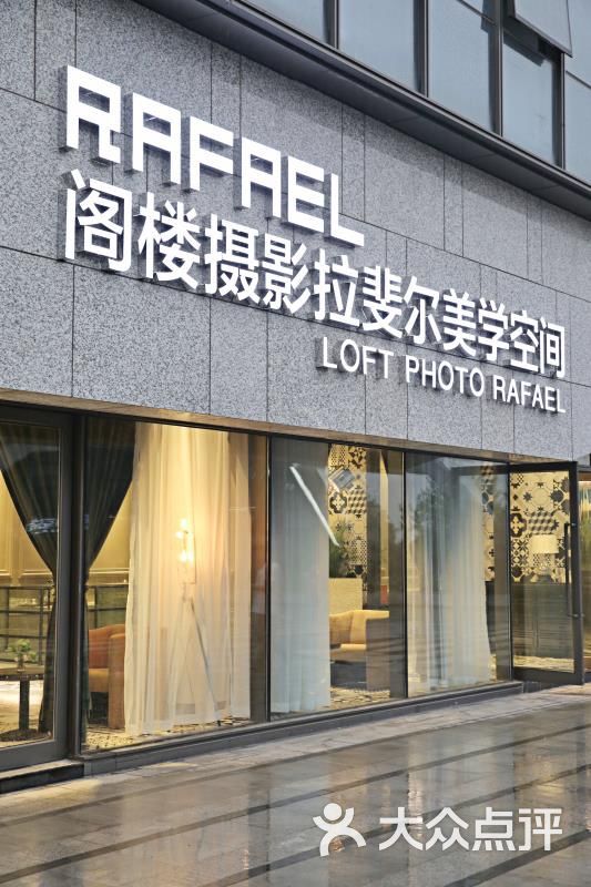 1000rt人体摄影网：探索光影中的人体美学新高度(图1)